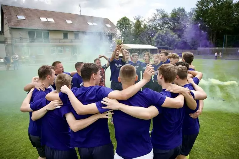 Ofenzivní smršť mistrů. Devatenáctka porazila Hlubinu 12:2