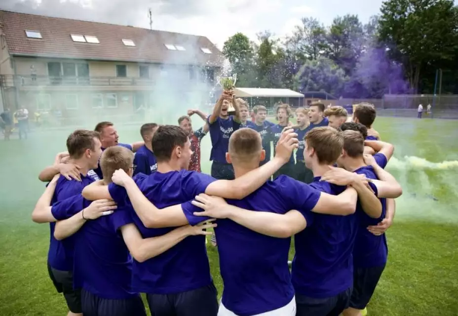 Ofenzivní smršť mistrů. Devatenáctka porazila Hlubinu 12:2