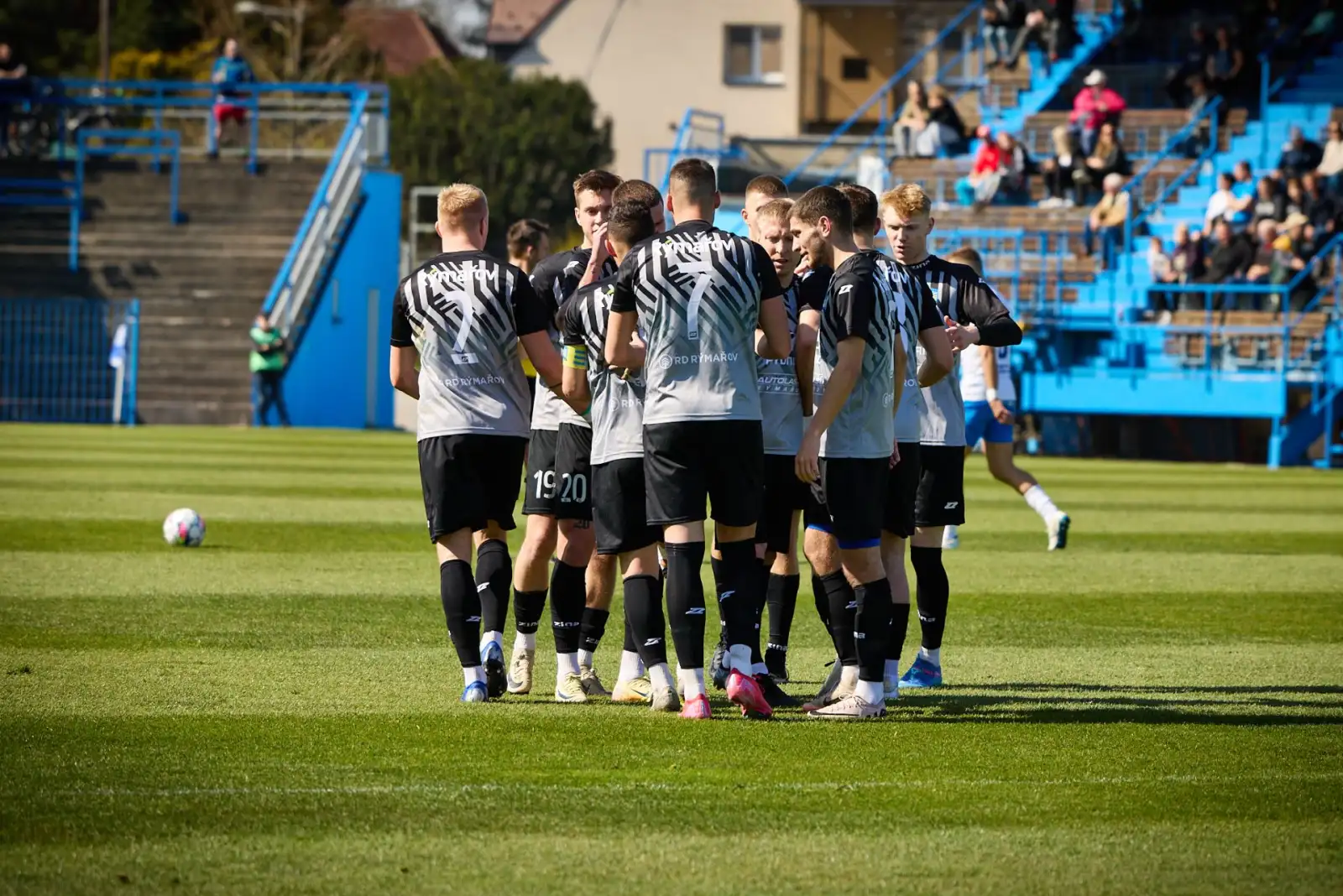 Program týmů: Áčko čeká dohrávka a okresní derby